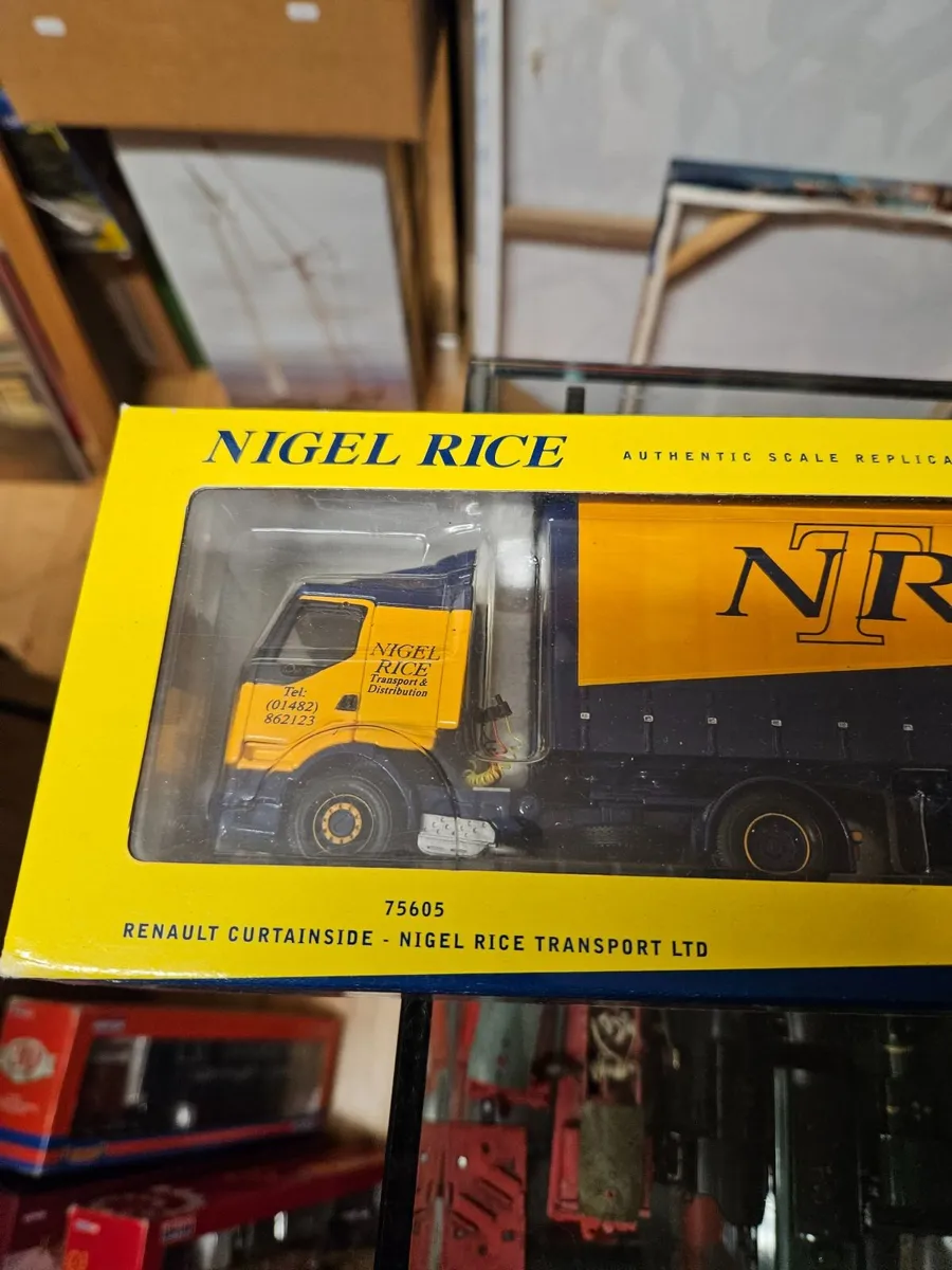 Corgi Renault Tractor Unit and Trailer 1.50 - Image 4