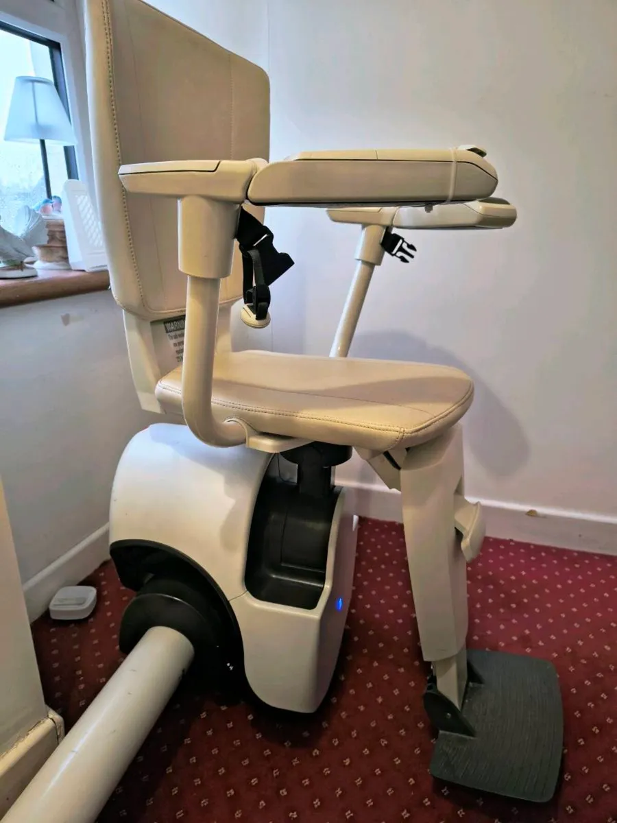 ThyssenKrupp Flow 2 Stairlift: Excellent Conditio - Image 3