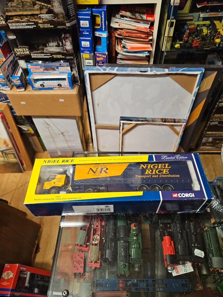 Corgi Renault Tractor Unit and Trailer 1.50 - Image 1