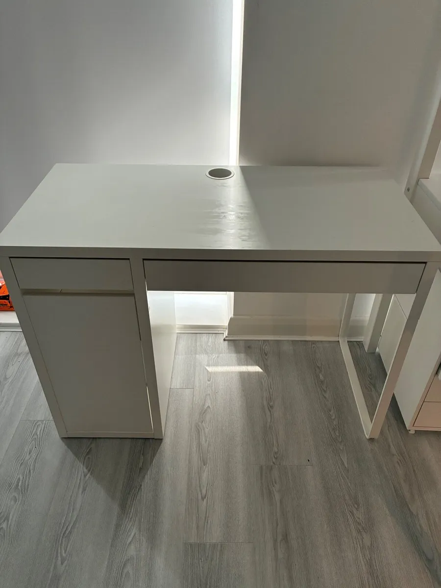 Desk with storage - Image 2