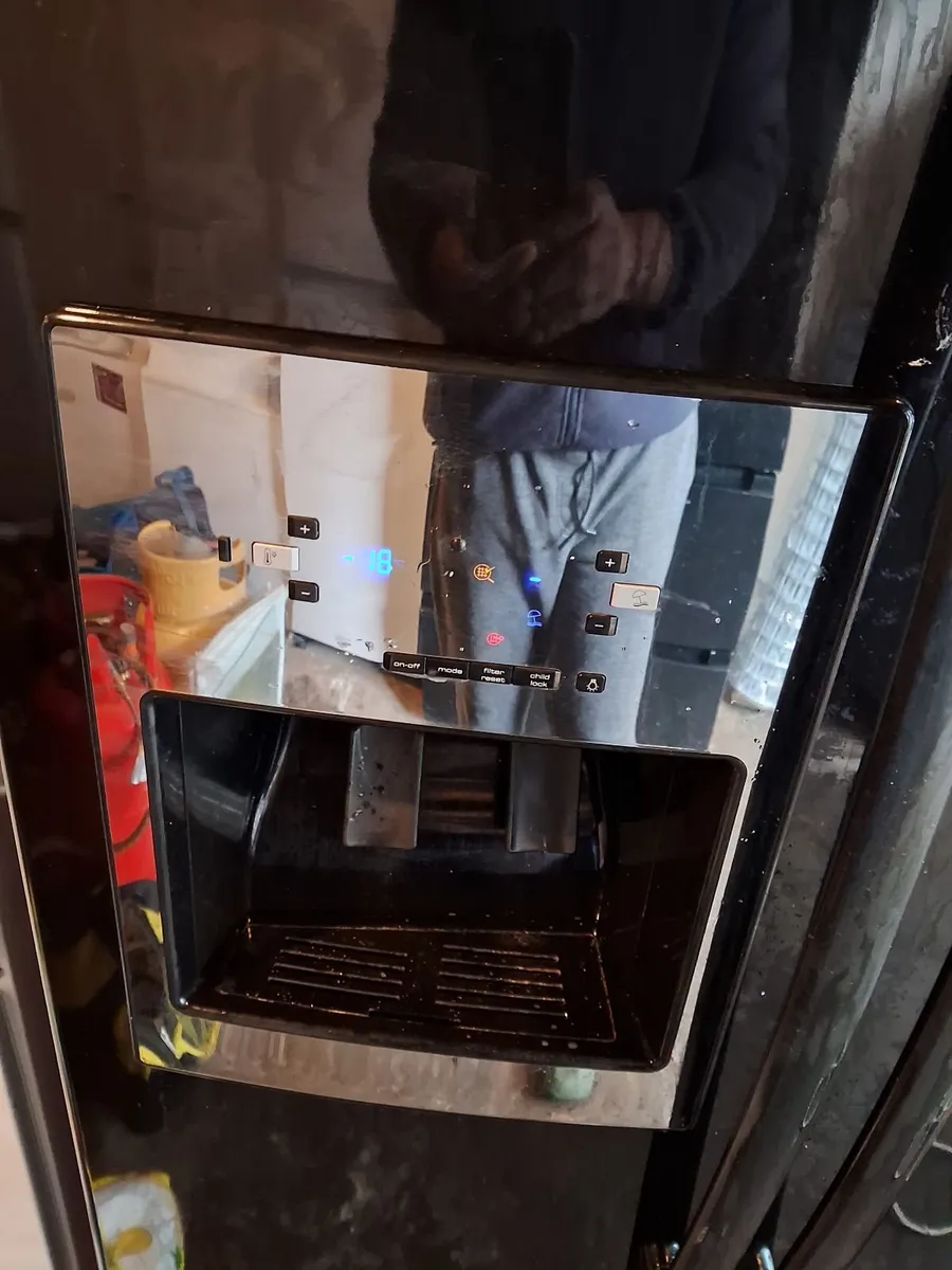 0874085106 WHIRLPOOL AMERICAN FRIDGE AND FREEZER - Image 4