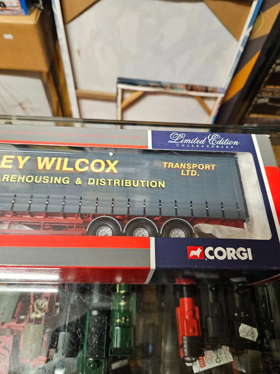 Corgi ERF Tractor Unit and Trailer 1.50 - Image 3