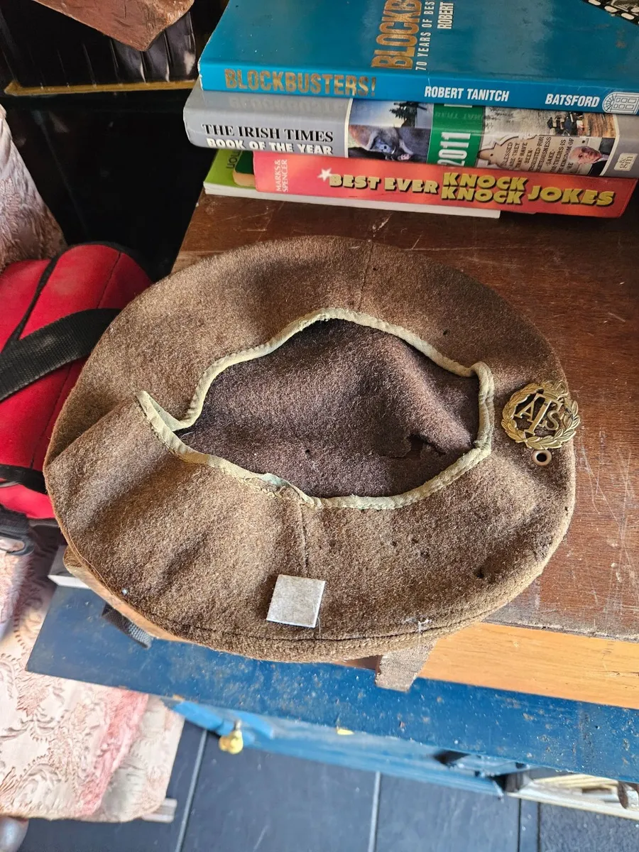 Vintage British Army Beret - Image 1