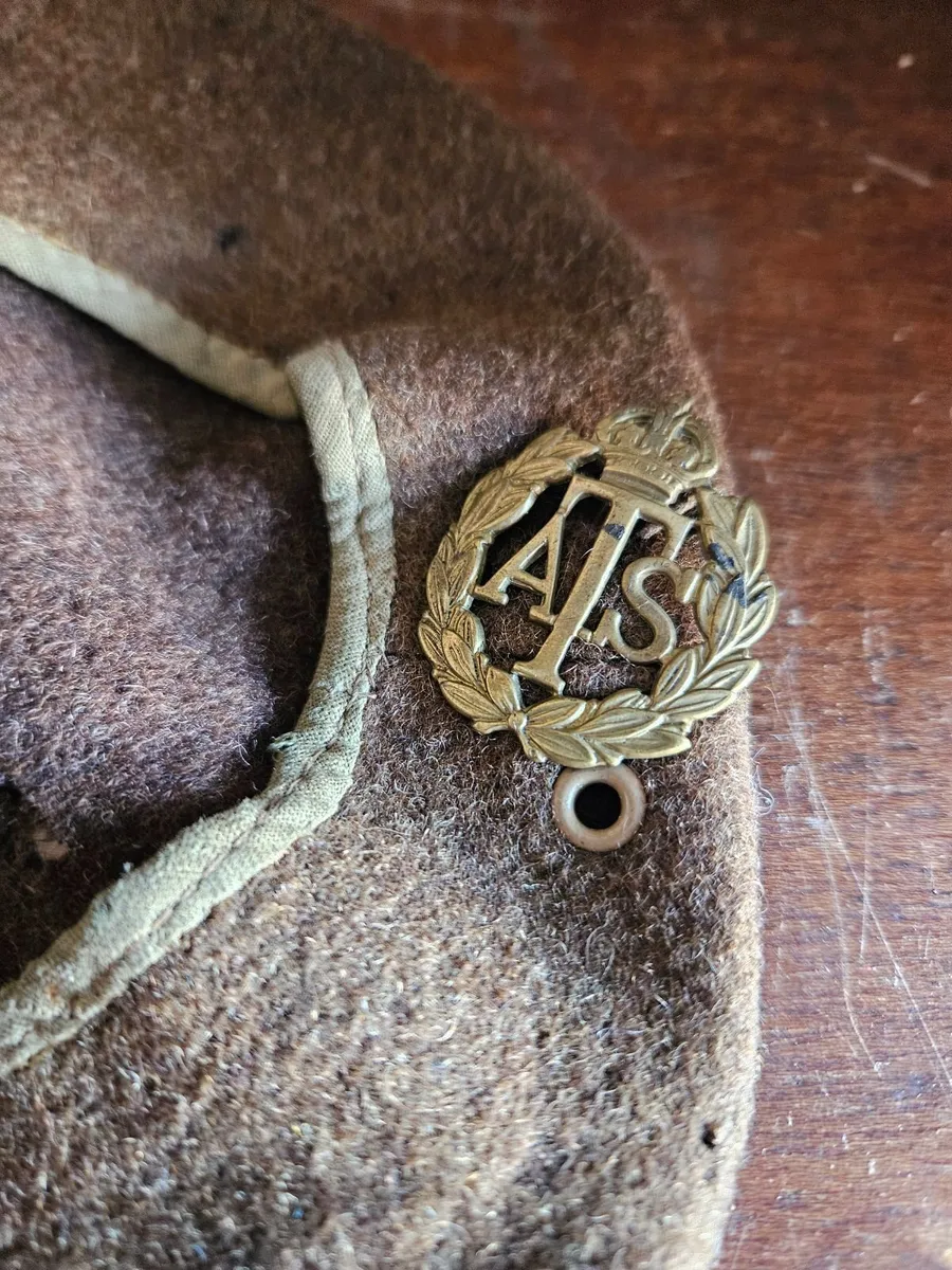 Vintage British Army Beret - Image 2