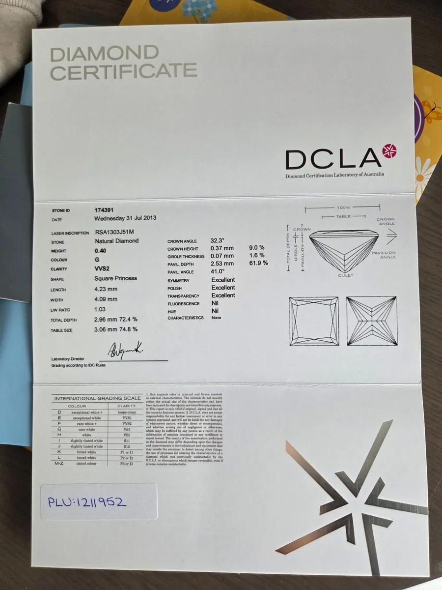 Engagement ring and wedding band - Image 2