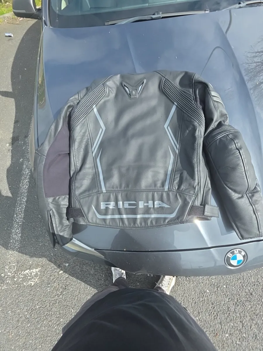 Richa Leather Motorcycle Jacket - Image 2