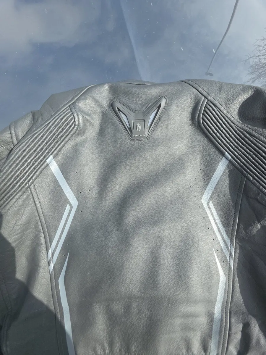 Richa Leather Motorcycle Jacket - Image 3