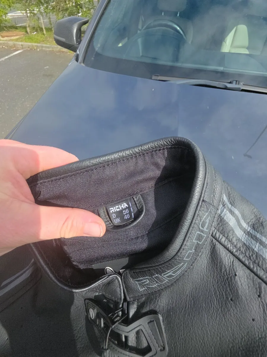 Richa Leather Motorcycle Jacket - Image 4