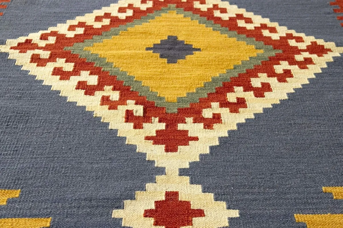 - Kilim Lori Rug with Modern Design 100% Wool - Image 4