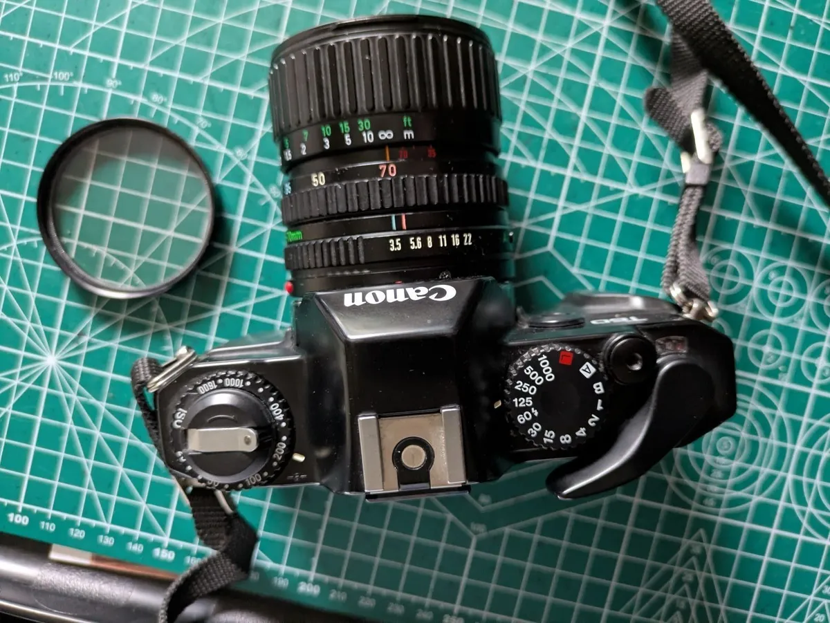 🎞️ Canon T60 film SLR camera + 35-70mm/3.5-4.5 - Image 2