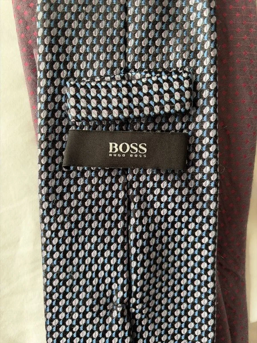 Hugo Boss authentic Ties from 100% seller - Image 3