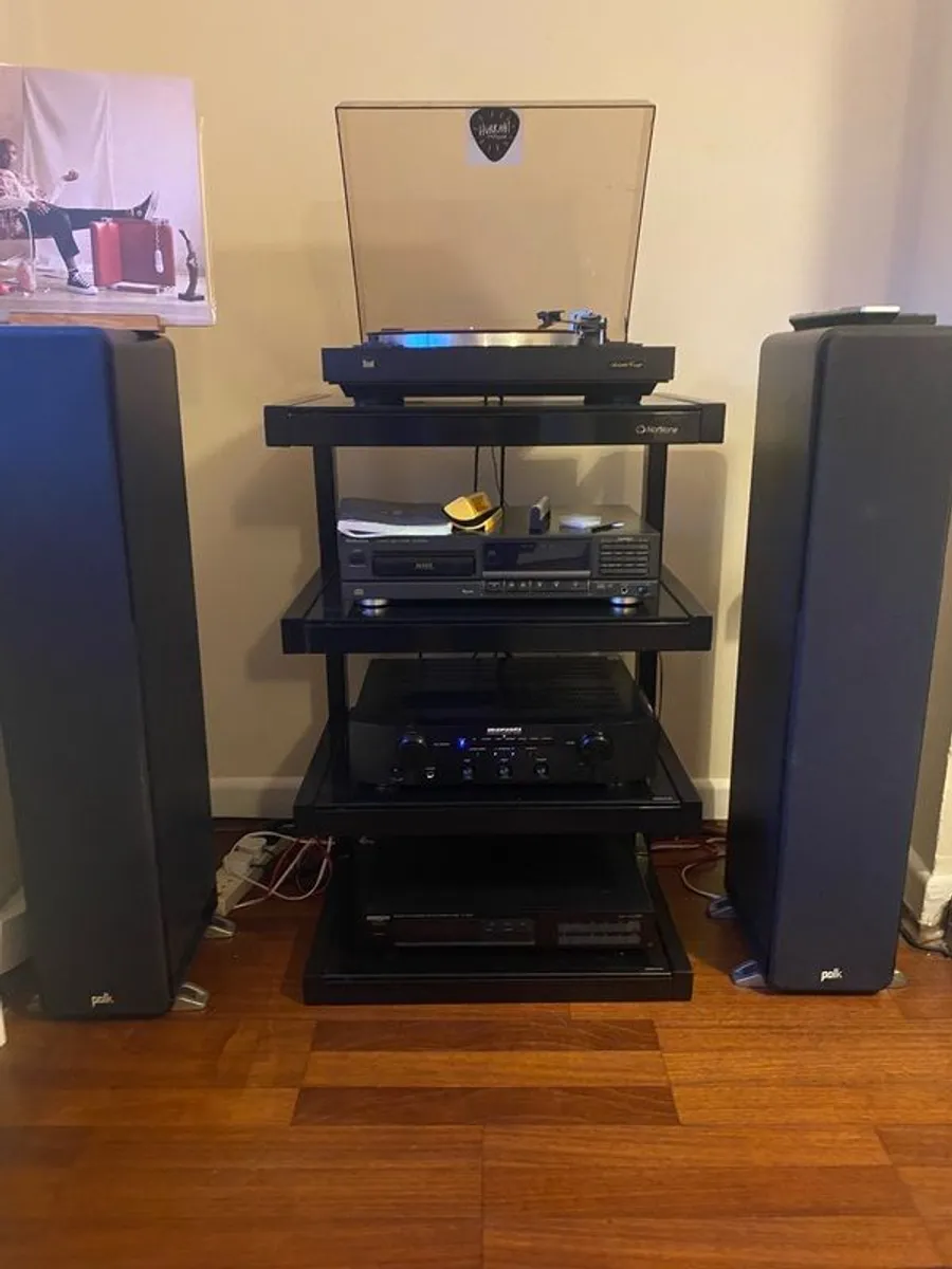 Polk Signature S50e Floorstand Stereo Speakers. - Image 1