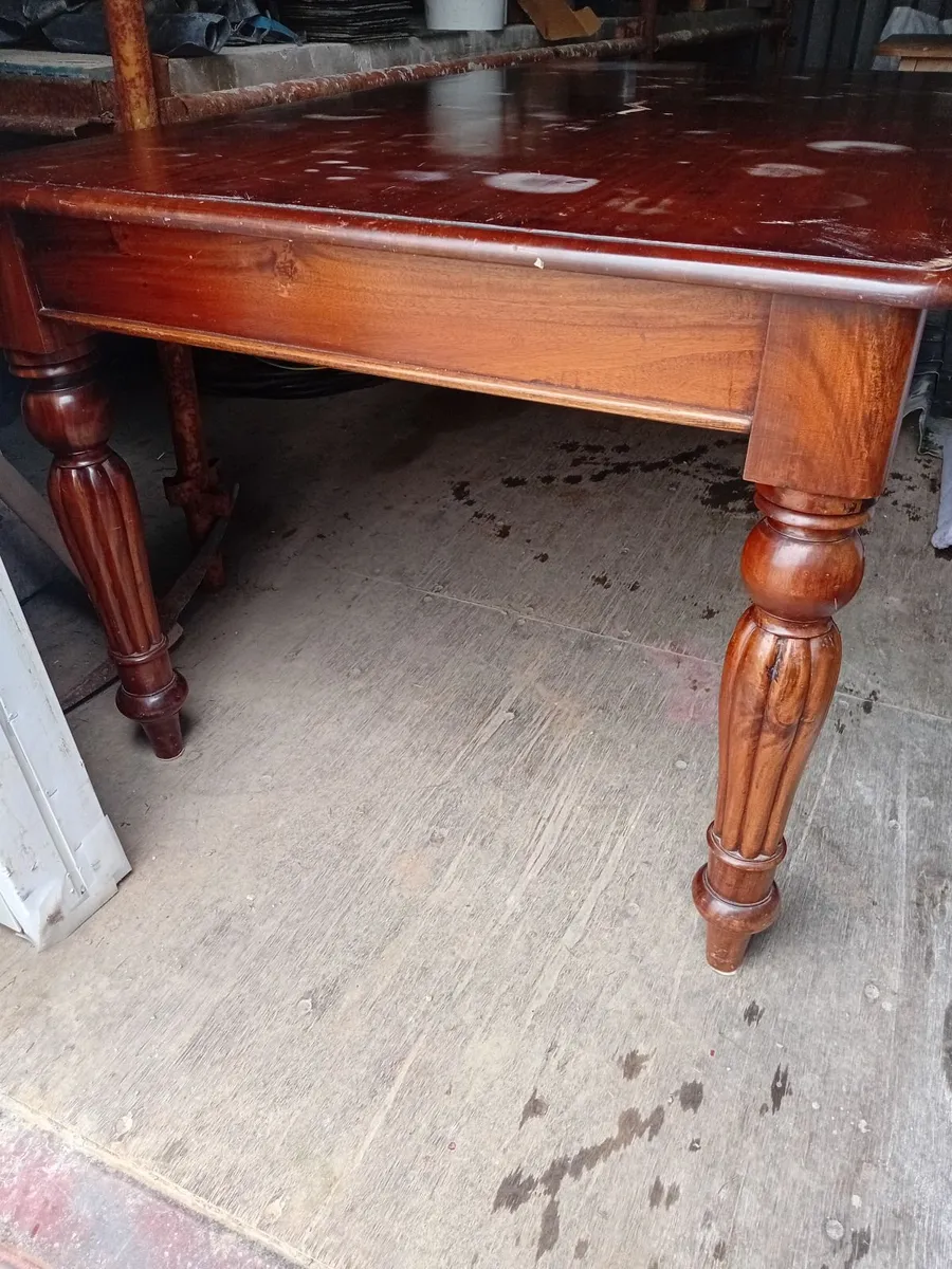 Dining table - Image 2