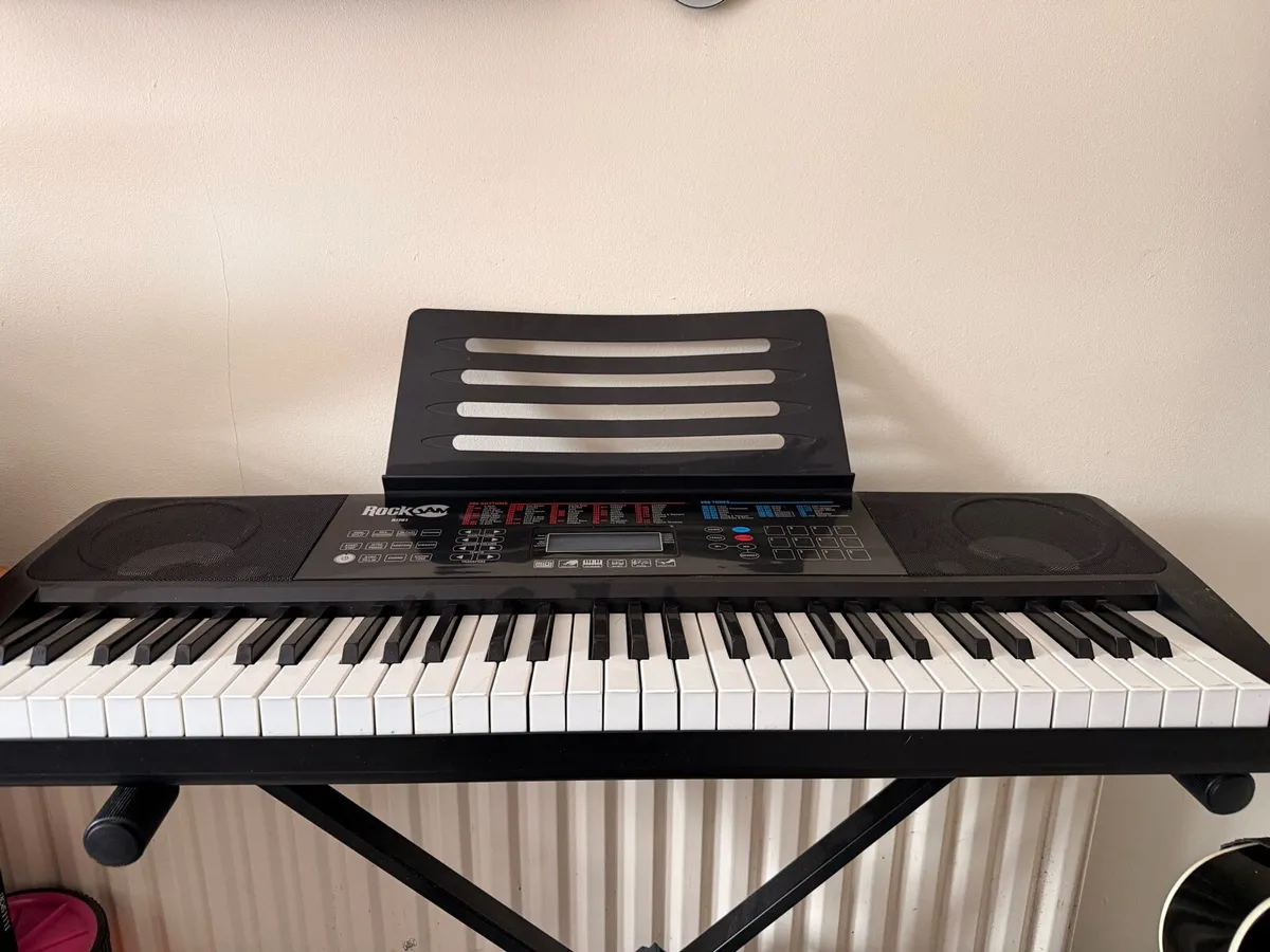 61 key keyboard, with seat, stand and pedal - Image 1