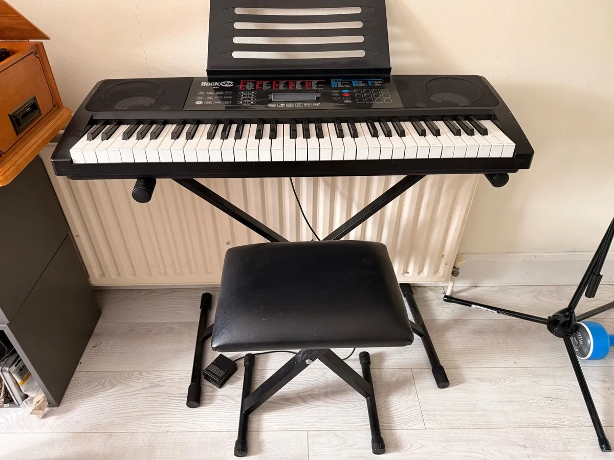 61 key keyboard, with seat, stand and pedal - Image 3