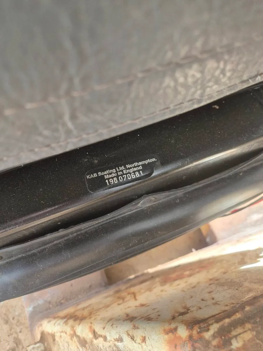 Tractor electric air seat - Image 4