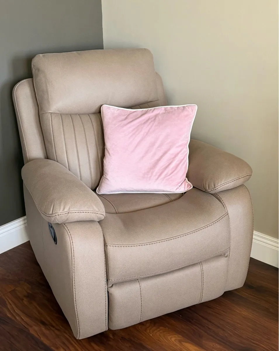 BRAND NEW SUITE - Image 2