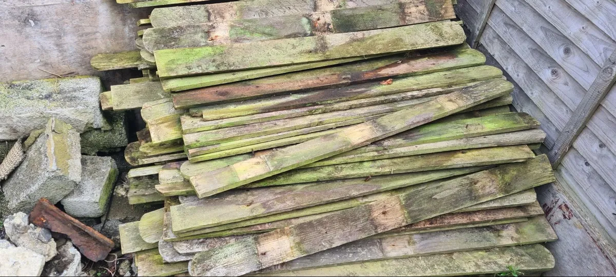 75 reclaimed round topped fencing pickets