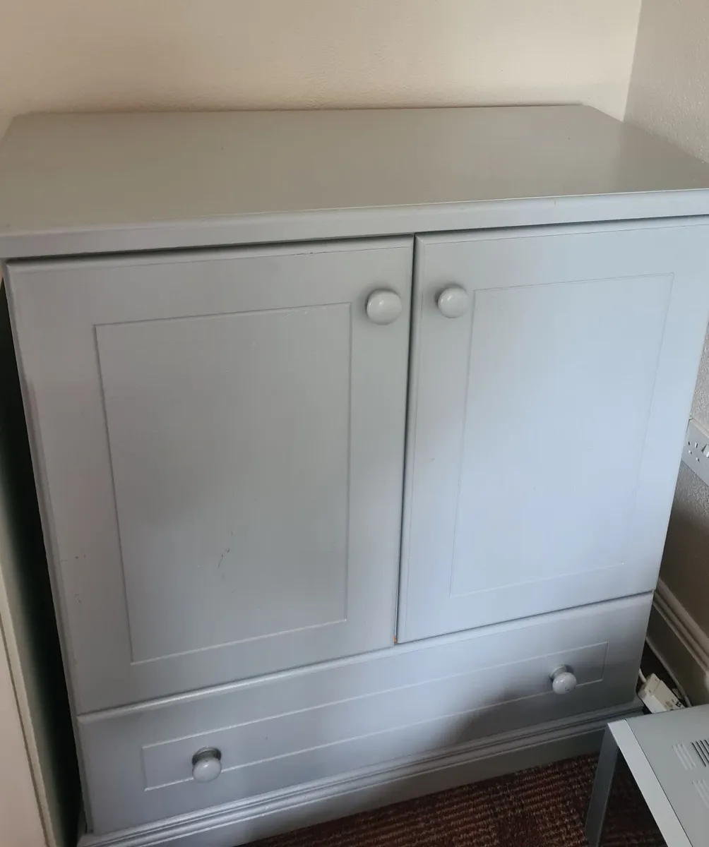 Kitchen Cupboard - Image 1