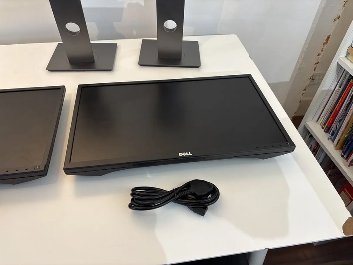 2 Dell monitors P2217H for sale - Image 3