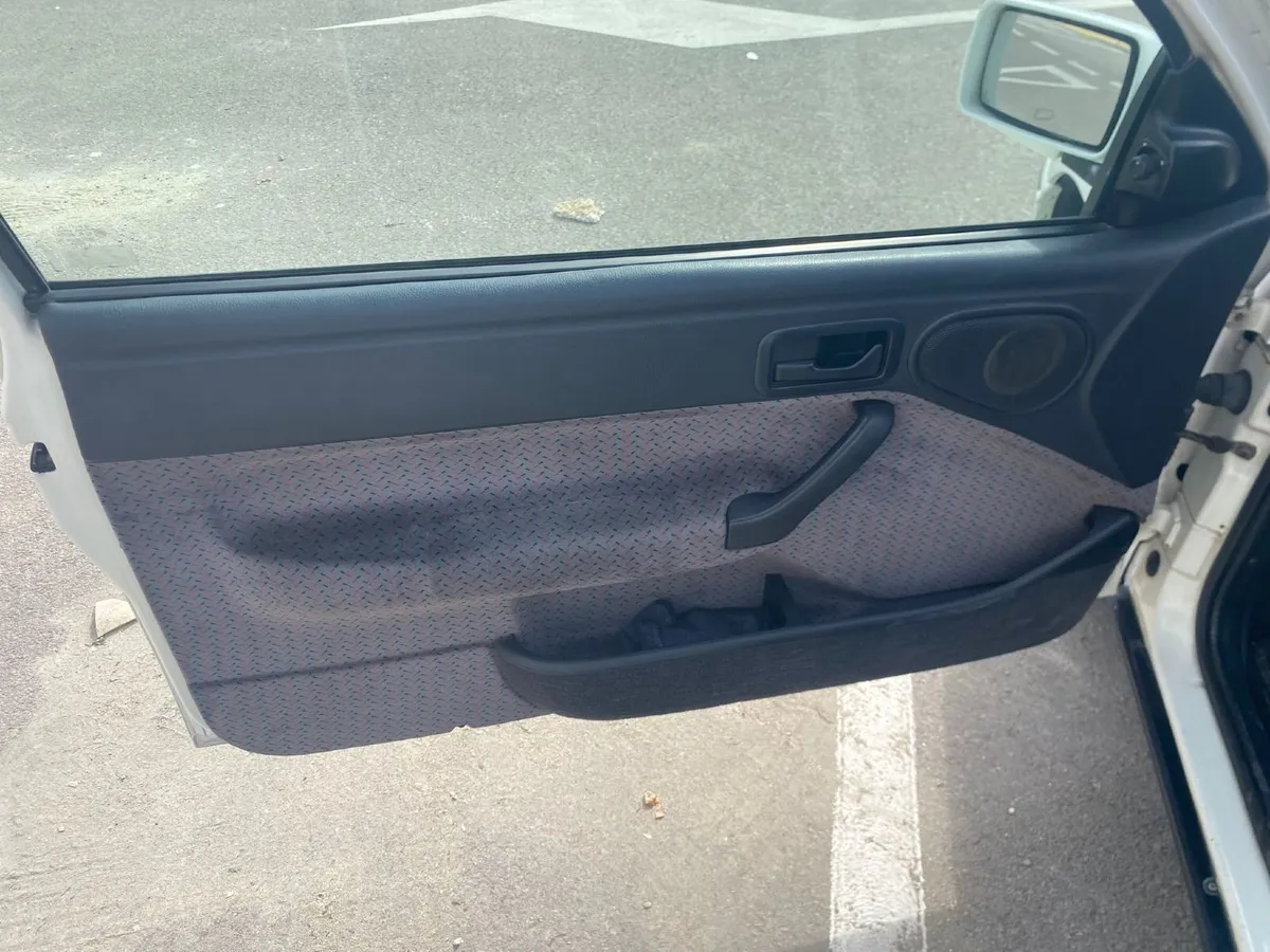 FORD Escort XR3 i LHD - Image 3