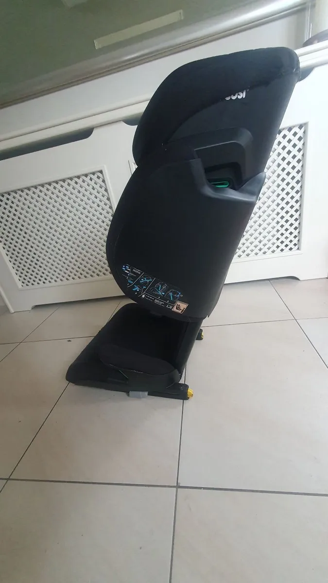 Car Seat - Image 3