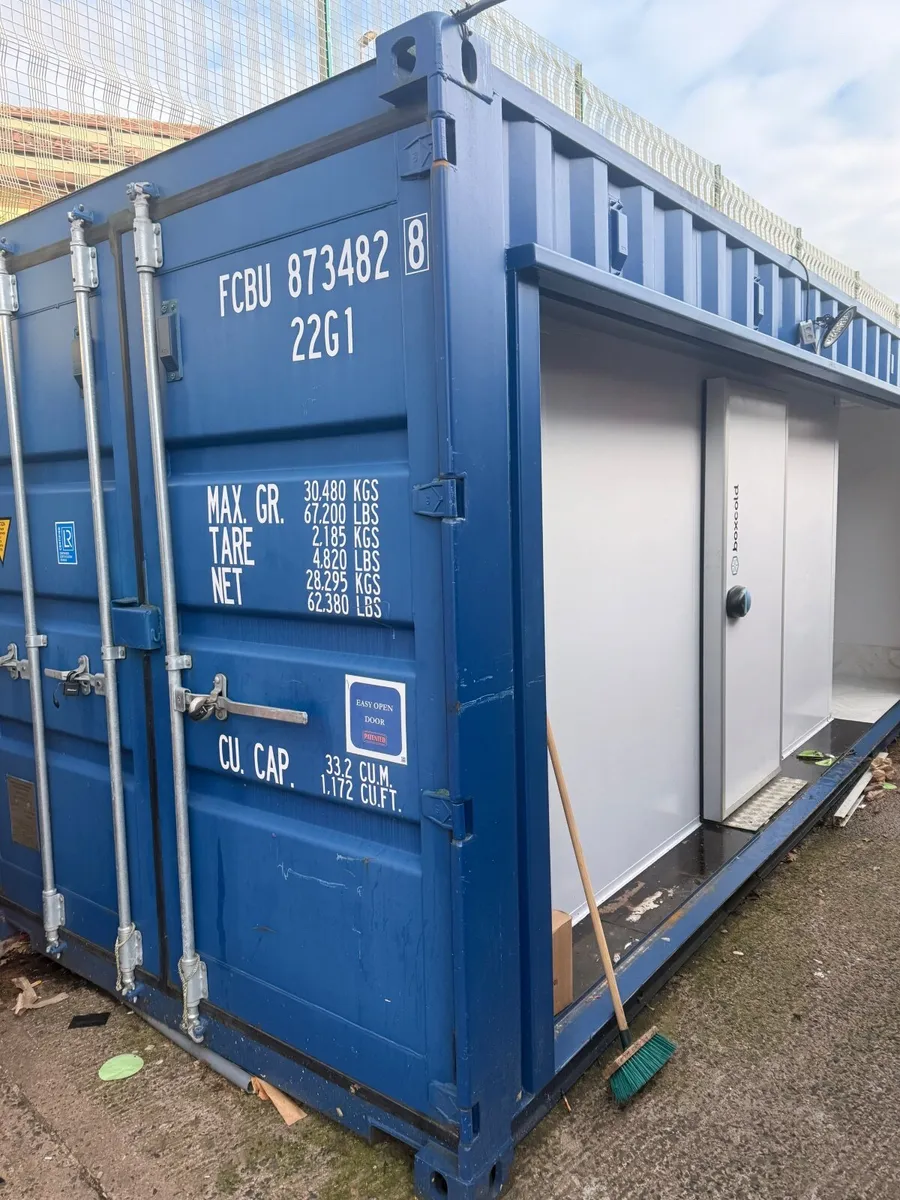 Shipping Container with fridge catering butchers - Image 1