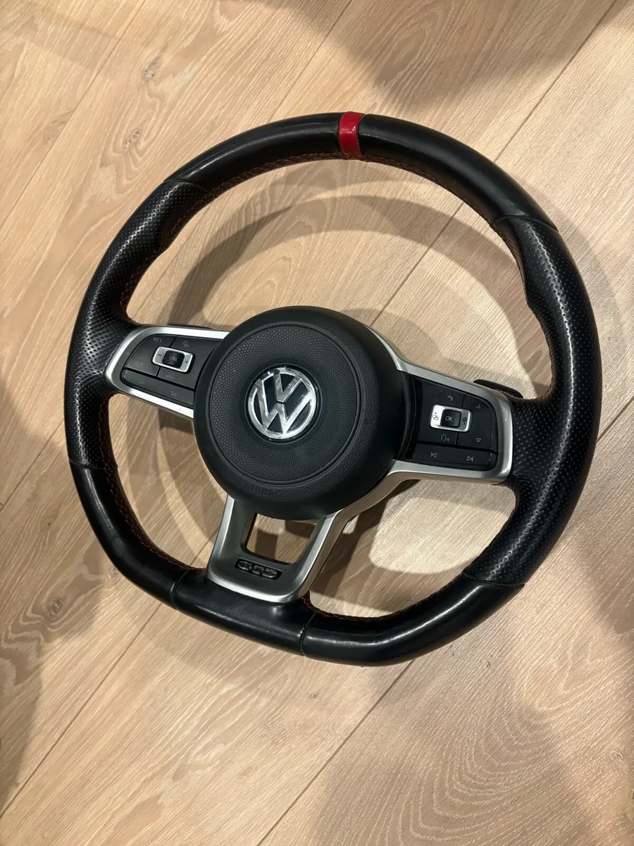 Gtd mk 7 steering wheel - Image 1