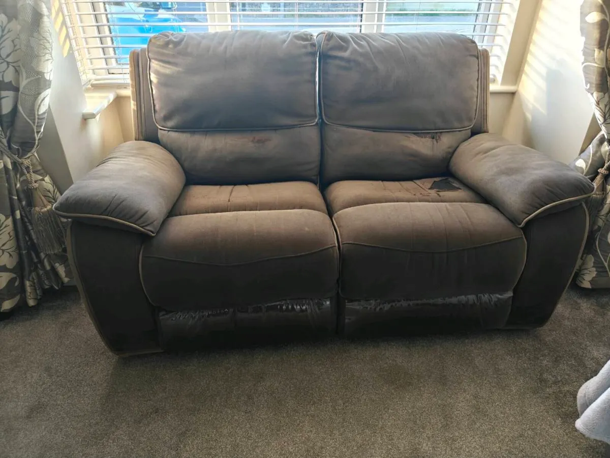 Free to take away. 2 seater recliner sofa - Image 2