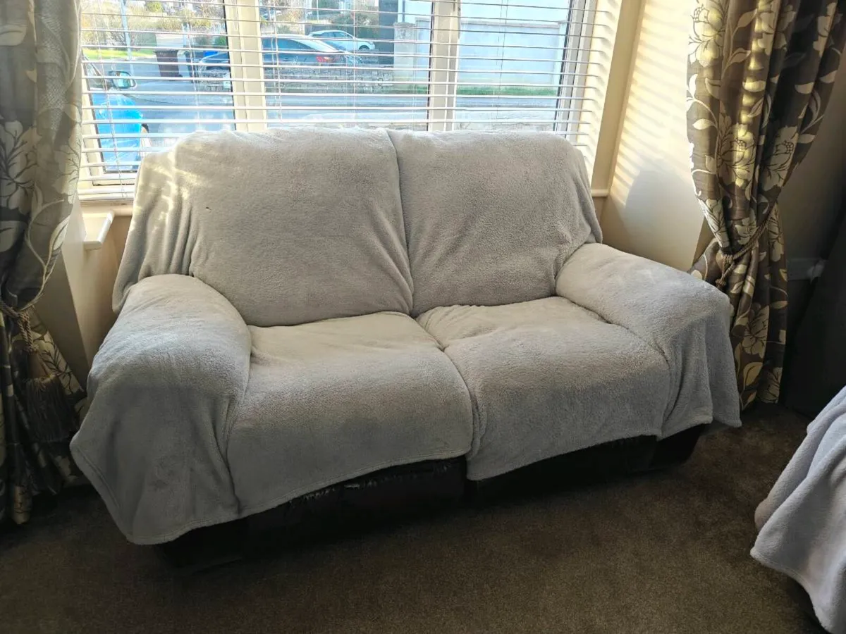 Free to take away. 2 seater recliner sofa - Image 4