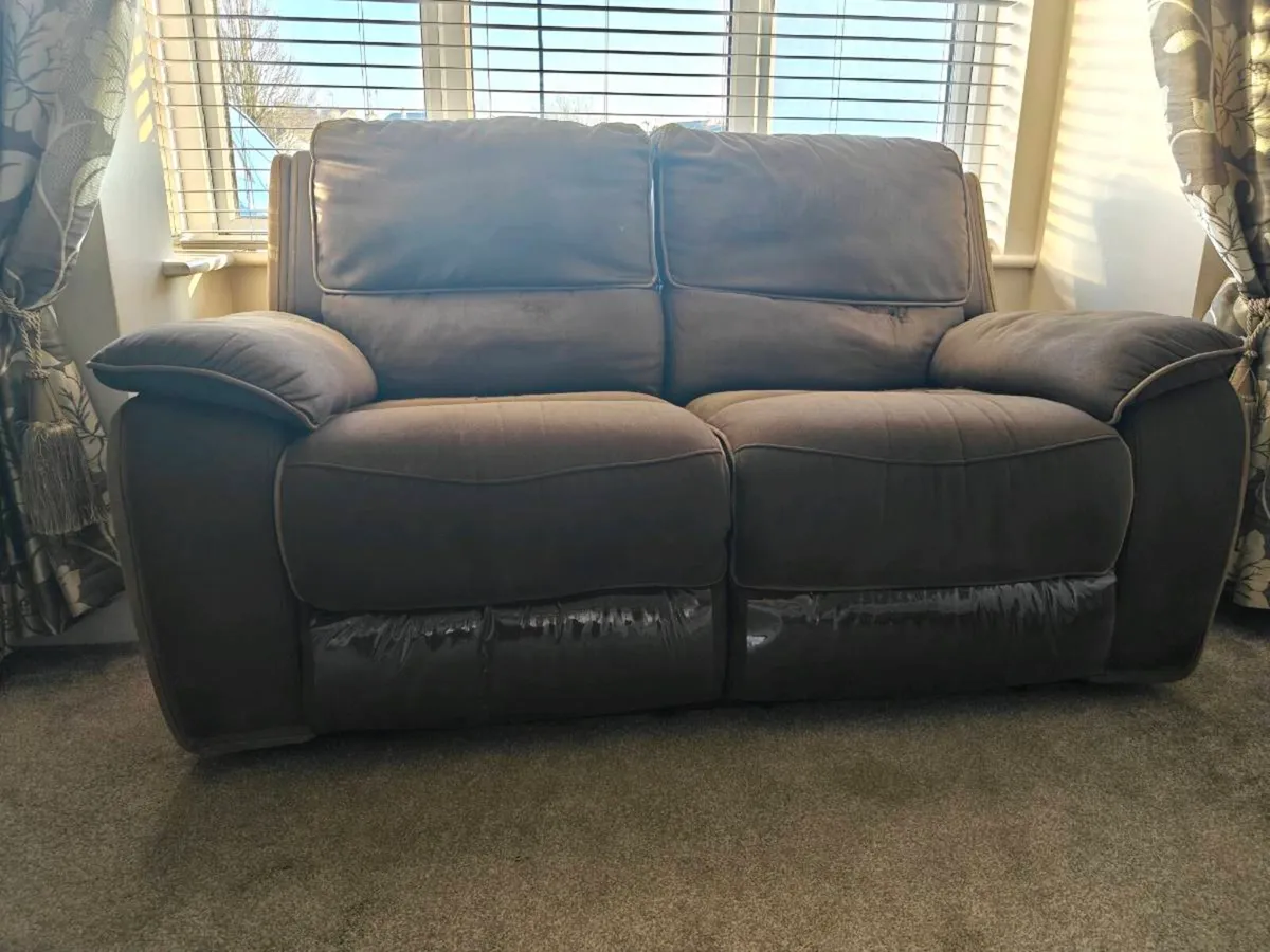 Free to take away. 2 seater recliner sofa - Image 1