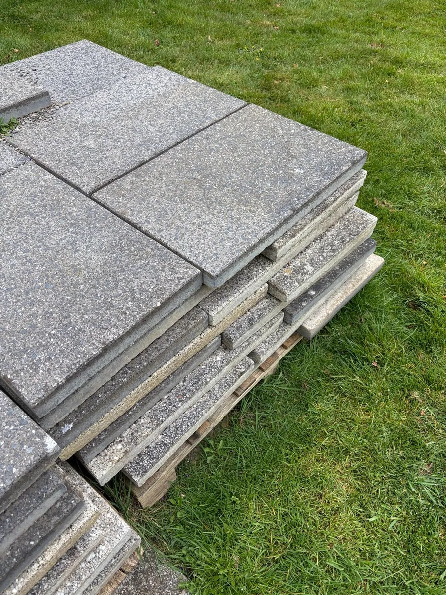 200 Concrete Paving Slabs 600x400 – Patio / Garden