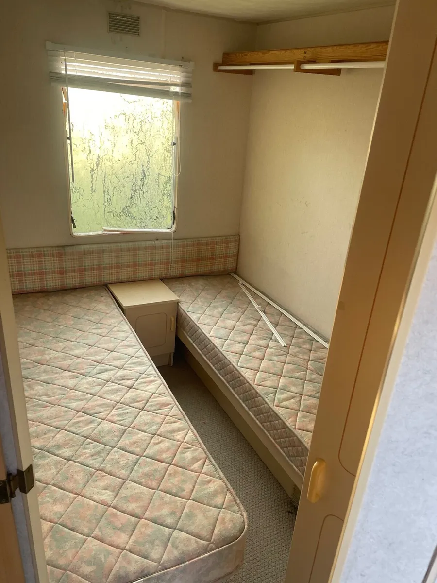 Florida 35ft x 10ft 3bed mobile home - Image 2