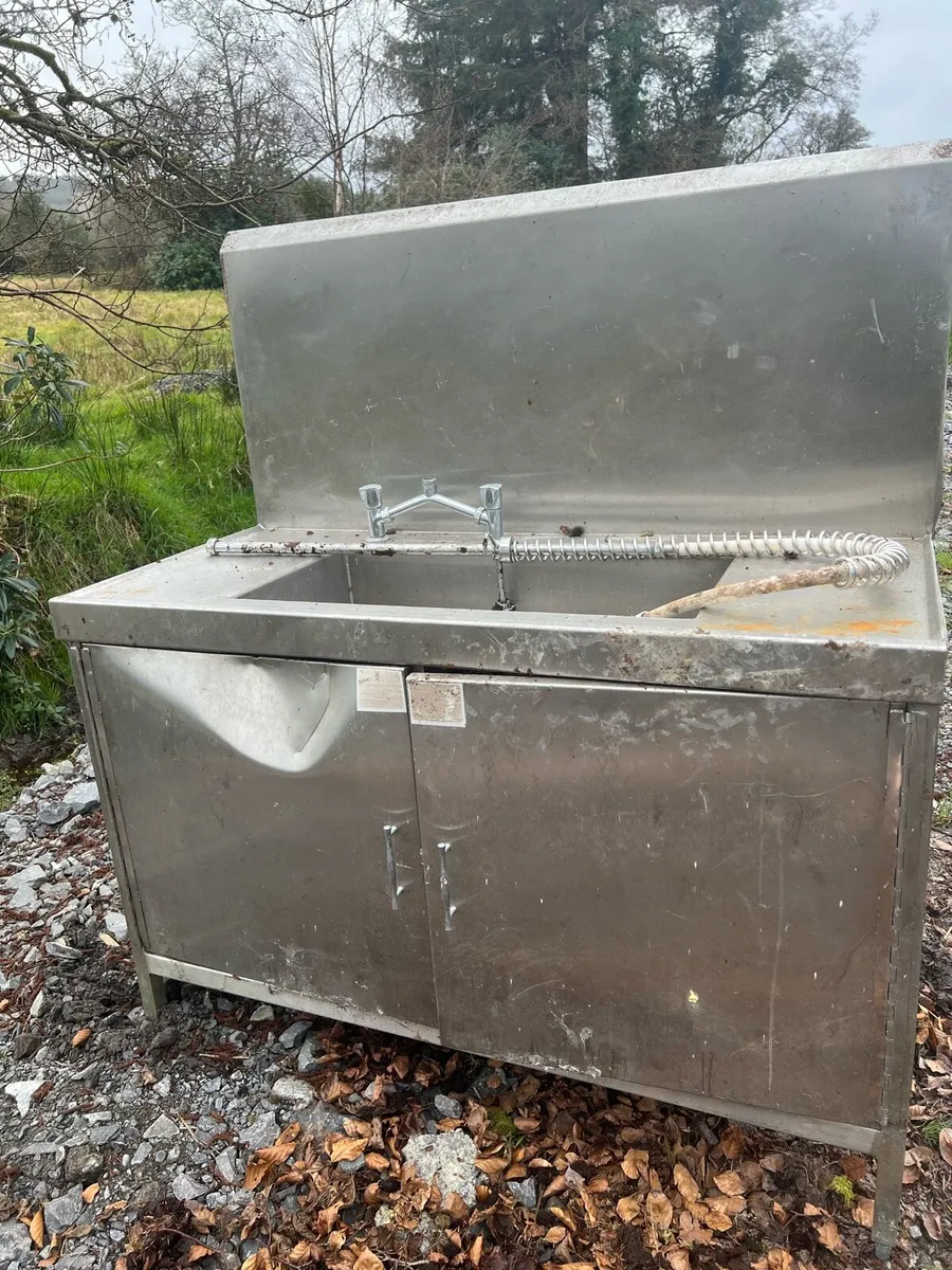 Stainless steel sink - Image 1