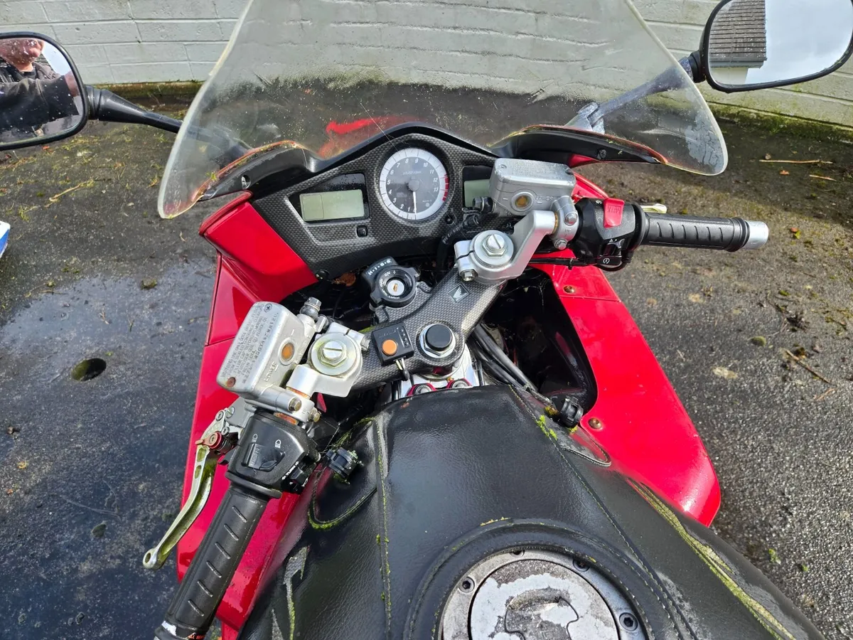 Honda VFR 2007 - Image 4