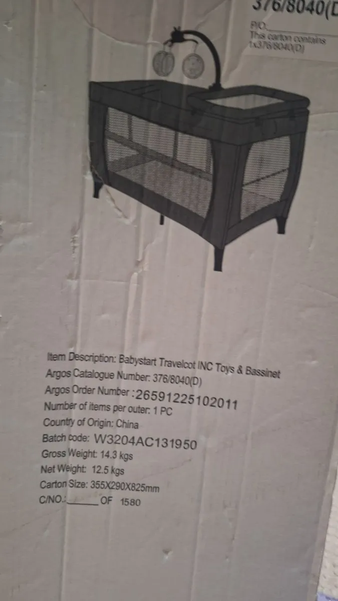 Baby travel cot - Image 2