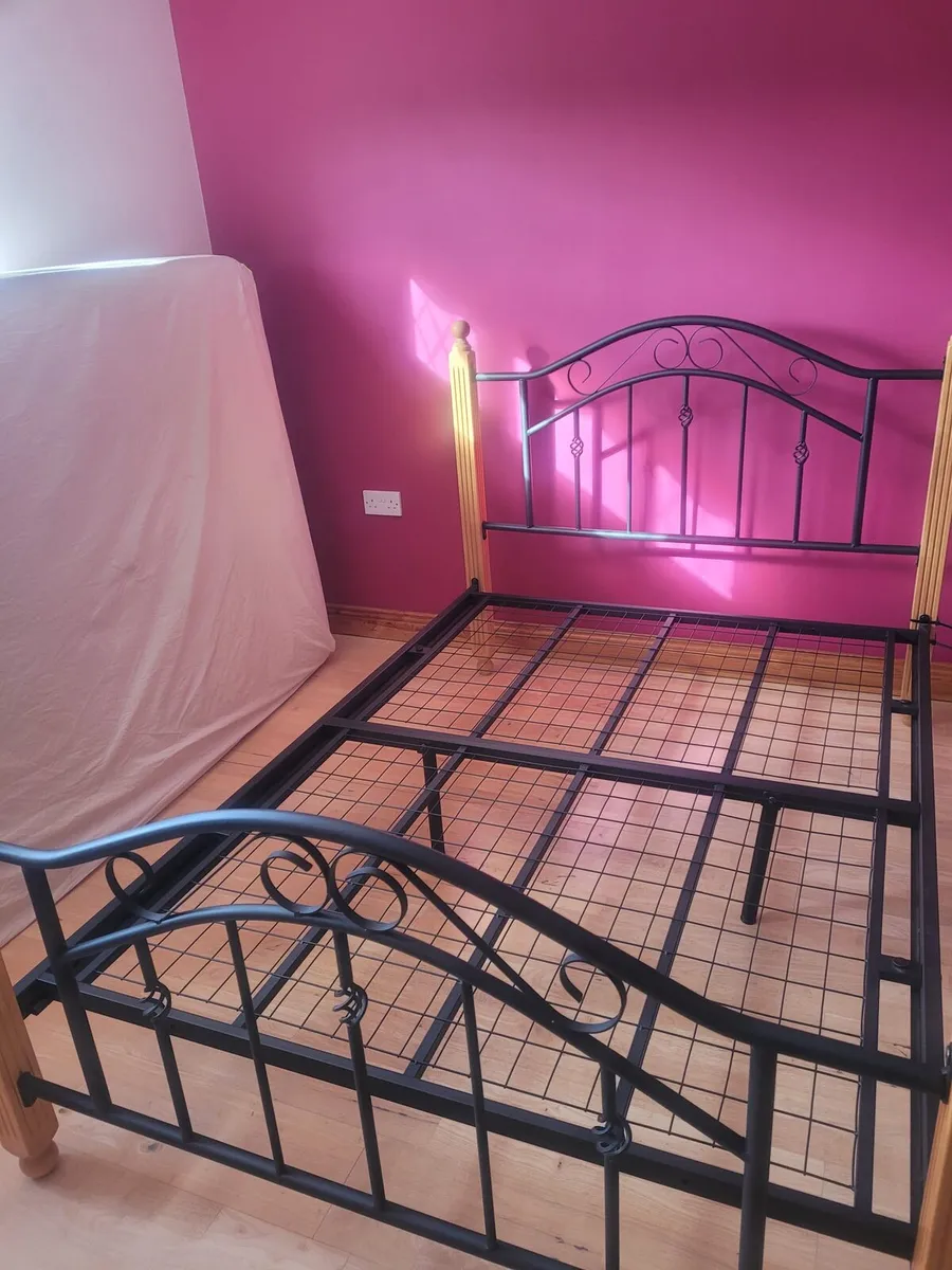 Double bed frame - Image 1
