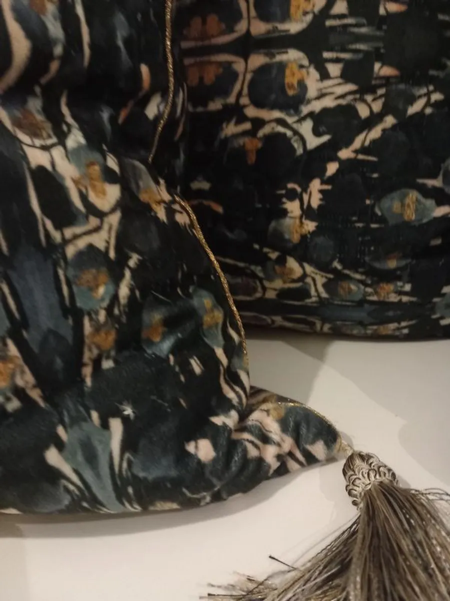 Designer cushions - Image 4