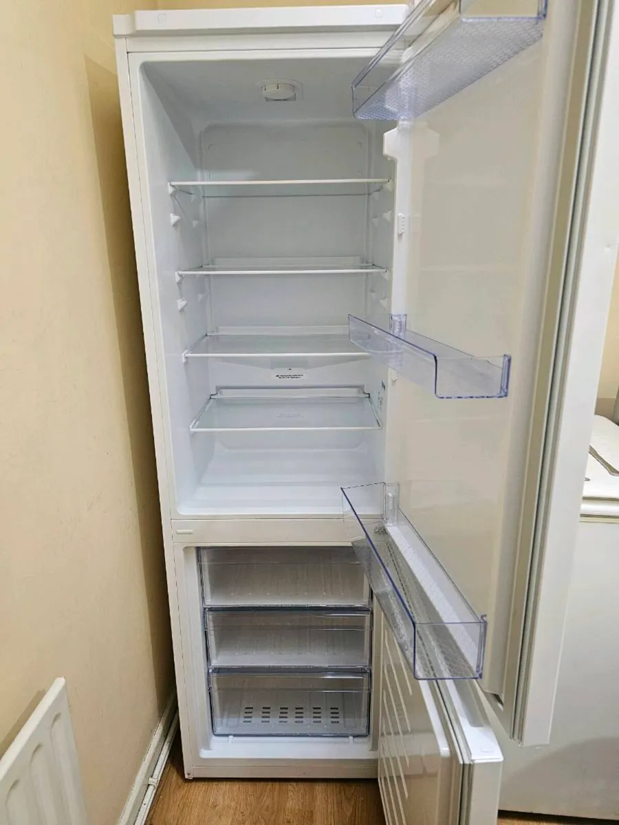 Fridge freezer - Image 4
