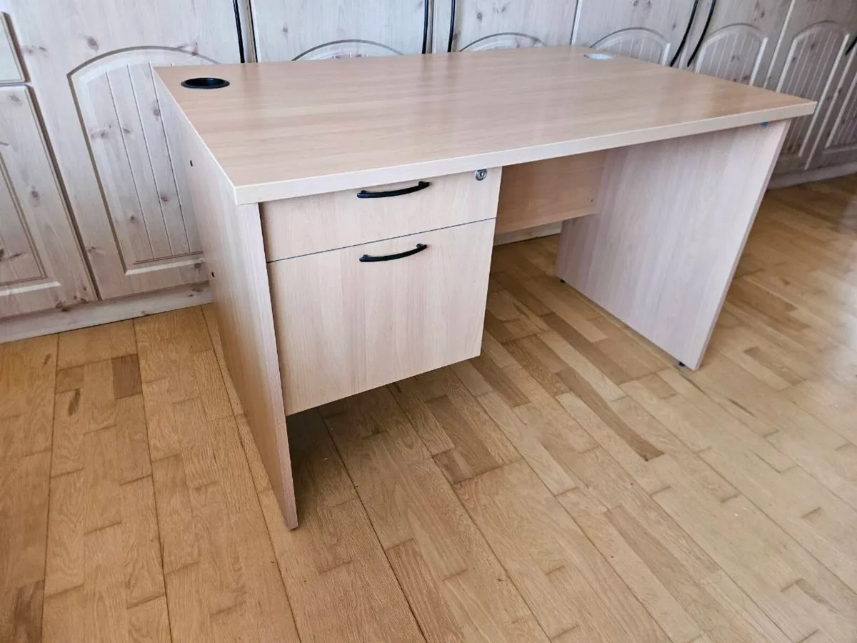 Office desk - Image 2