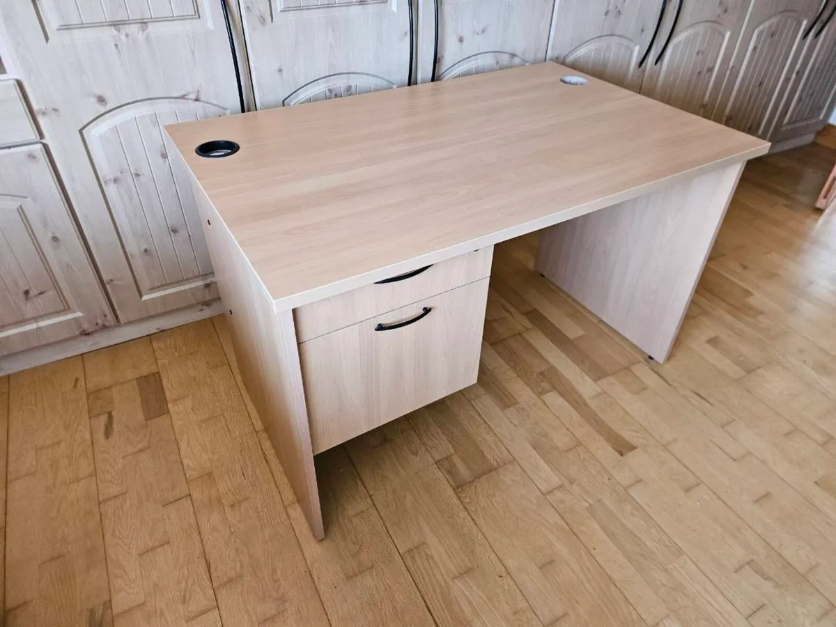 Office desk - Image 3