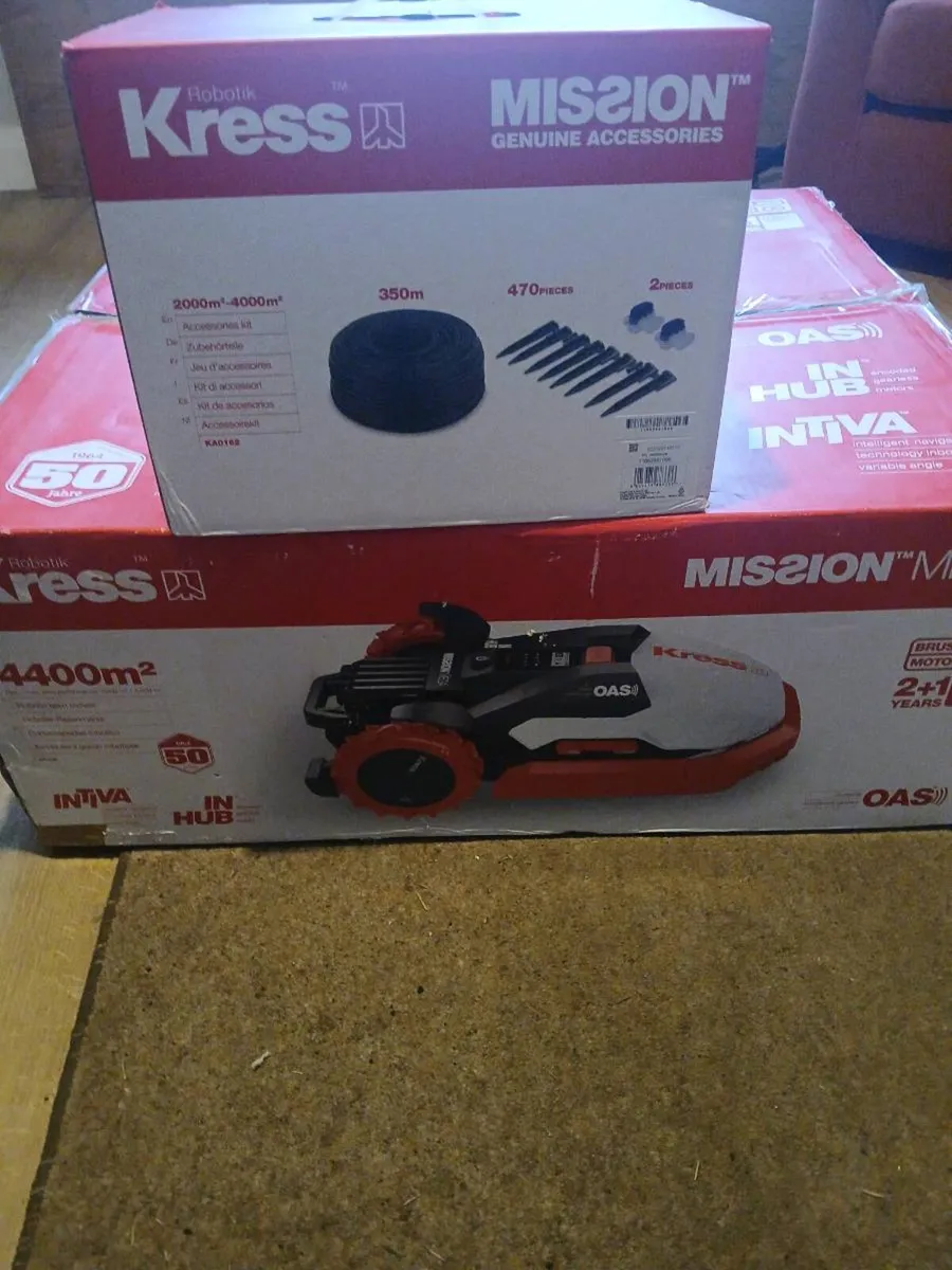 Robot lawnmower - Image 1