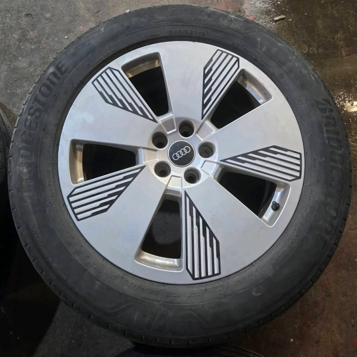 Audi E-Tron 19" Alloy Wheels - Image 4