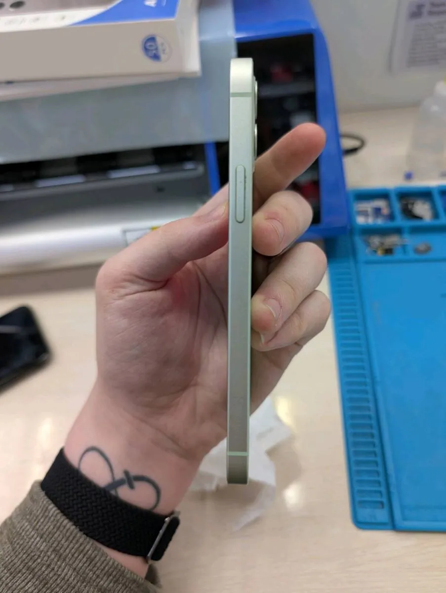 iPhone 12 64gb - Image 4