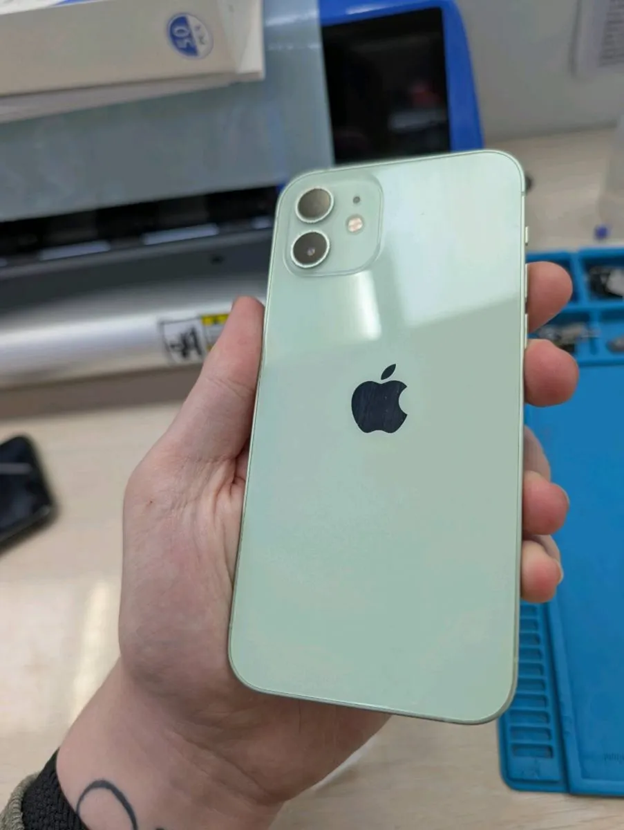 iPhone 12 64gb - Image 2