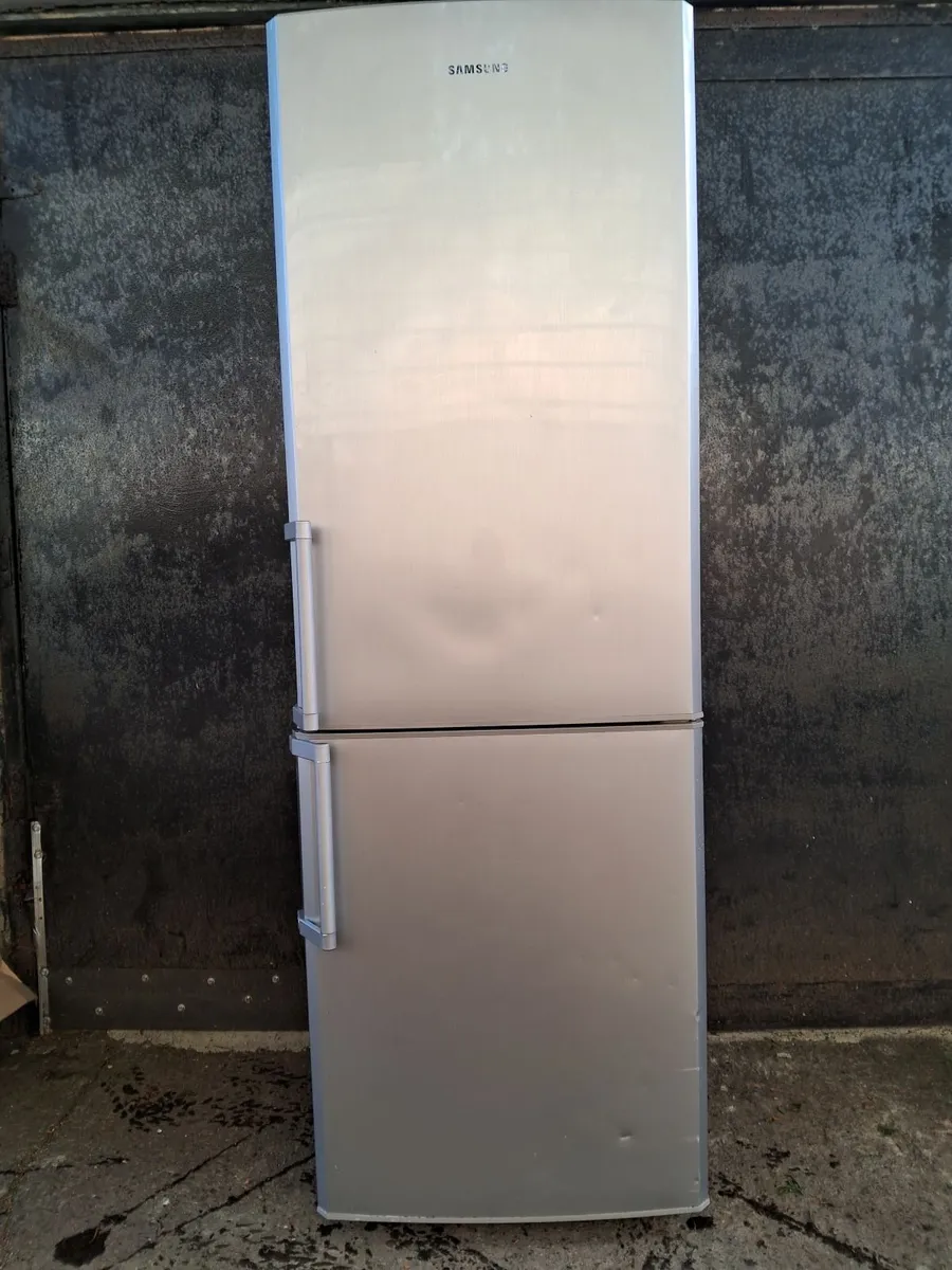 0874085106 SAMSUNG FRIDGE FREEZER FULL - Image 4