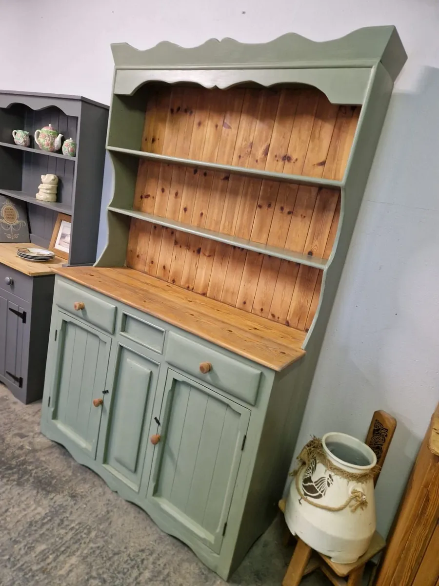 Large vintage Irish pine kitchen dresser - Image 4