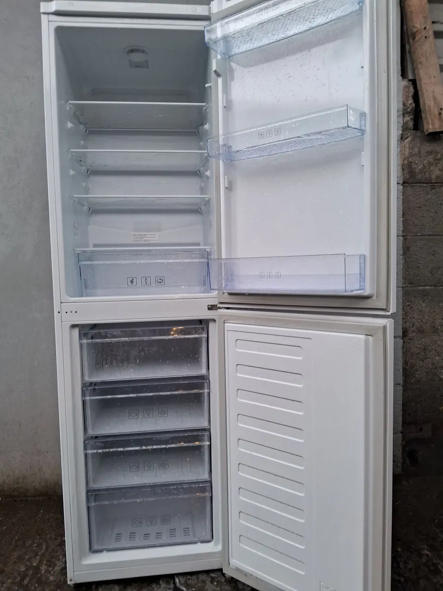 0874085106 FRIDGE AND FREEZER - Image 3