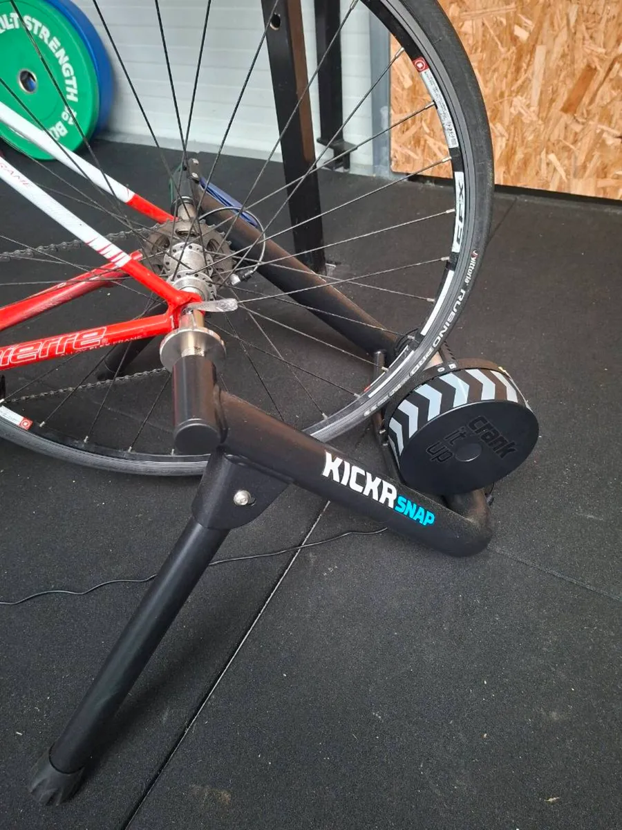 Kickr snap turbo trainer and road bike - Image 2