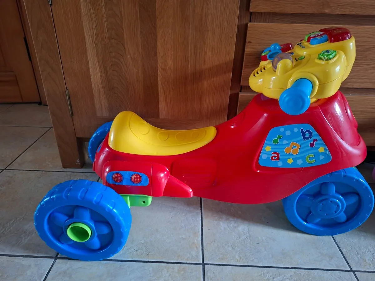 V tech childrens motorbike - Image 3